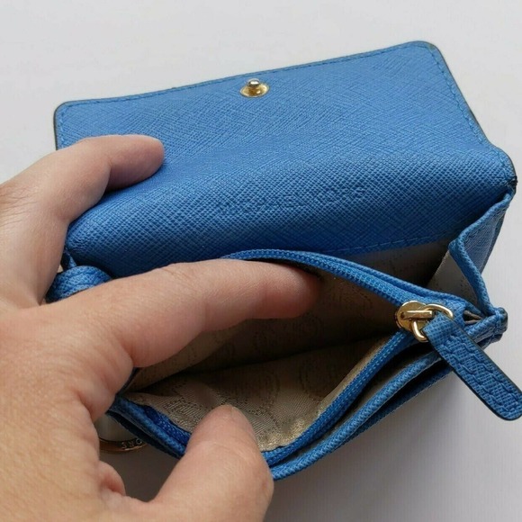 Michael Kors Blue Wallet Keychain - Picture 9 of 10